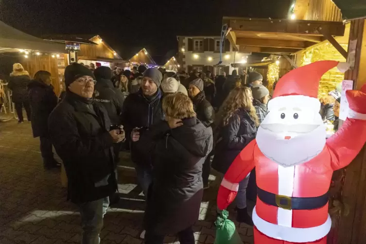 Der Weihnachtsmarkt war am Sonntag sehr gut besucht. 