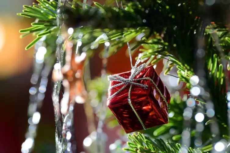 Auf der Suche nach Geschenken: An den Samstagen vor Weihnachten sind die Innenstädte traditionell gut besucht.