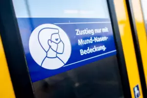 In den meisten Bundesländern gilt im Nahverkehr noch eine Maskenpflicht.