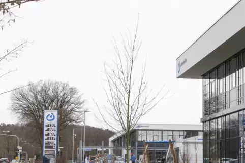 An der Pariser Straße betreibt die Lebenshilfe einen Waschpark, eine Tankstelle und einen Cap-Markt.