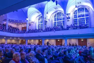 Volles Haus: 1300 Menschen waren in die Festhalle gekommen. 