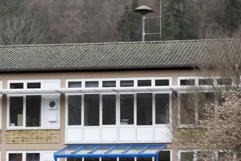 Die Sirene auf dem Dach der Hohenecker Grundschule.