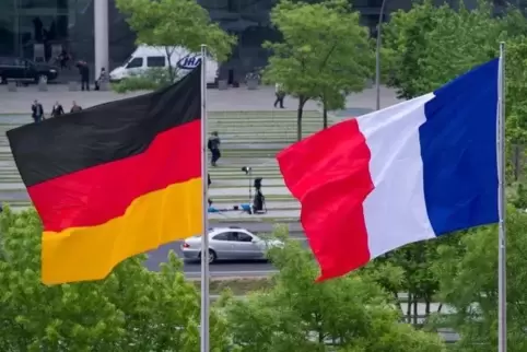 Deutsche und französische Abgeordnete tauschen sich am Wochenende in Paris aus. 