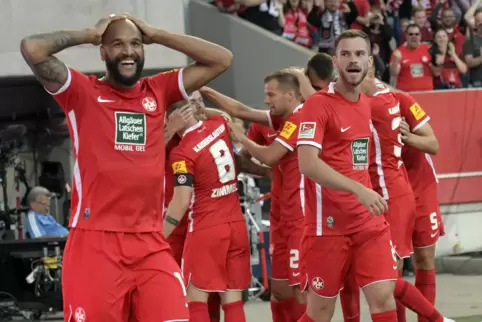 Terrence Boyd kann es noch nicht fassen: Gerade hat der FCK das 1:0 gegen Hannover 96 erzielt. Am Ende gewannen die Roten Teufel