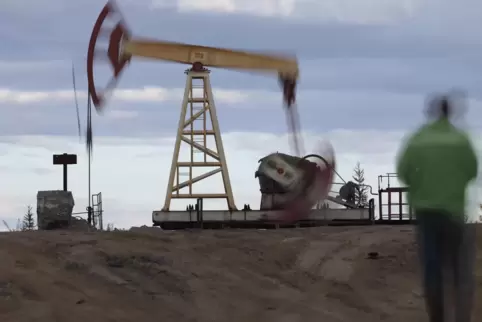 Russland hat angekündigt, im März die Ölförderung zu reduzieren. Die Nachricht hat für steigende Ölpreise gesorgt. 