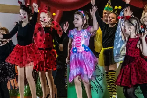 Gleich mehrfach gefordert: Die jungen Tänzerinnen der MNC Kids bewältigten ihre Auftritte mit Bravour. 