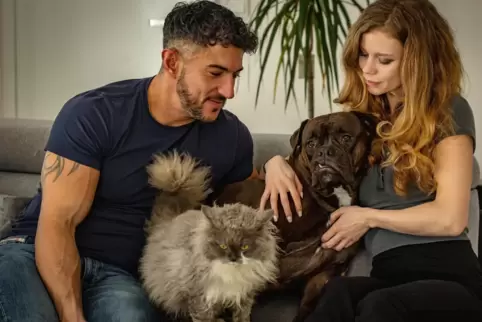 Melissa Meinberg nimmt an der Miss-Germany-Wahl teil – auch dank ihres Partners Marco. Mit seiner Bulldogge Luna hat er ihr dabe