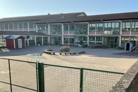 Das Dach der Mozartschule würde sich als Photovoltaikstandort anbieten. 