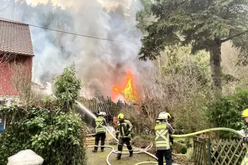 Schnellstmögliche Hilfe sei bei Feuerwehreinsätzen wie hier im Jägerthal immer oberstes Gebot, erklärt Sascha Schwenk, Brand- un