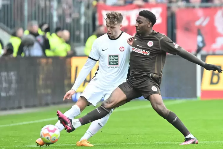 Sorgte als Einwechselspieler für Schwung: Philipp Hercher (links), hier im Spiel beim FC St. Pauli.