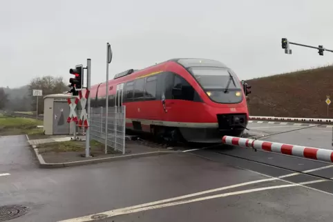 Dass moderne Züge wie dieser auf der Lautertalstrecke unterwegs sind, ist „nicht mehr die Regel, sondern eher die Ausnahme“, sch