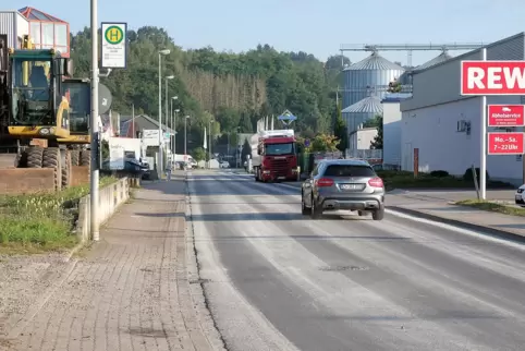 Dirk Schneider, Sprecher der Fraktion Bürgernah, empfahl, nachts einmal vom Wasserturm aus auf die Stadt herunterzuschauen: „Der