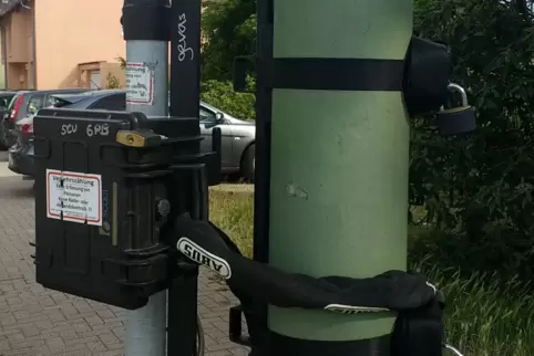 Geräte, die den Verkehr zählen, sollen in Kleinniedesheim aufgehängt werden. 