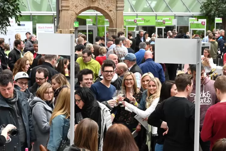 So voll war es vor Corona: bei „Wein am Dom“ 2019.