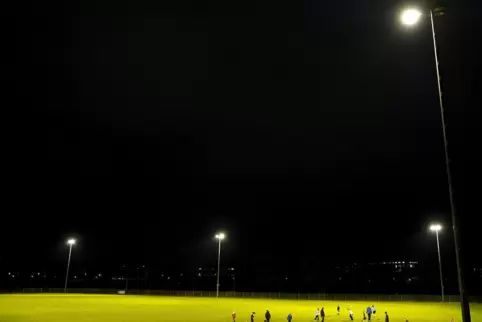 LED beim Flutlicht spart den Sportvereinen Geld.