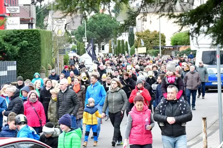 Die Weisenheimer wollen sich ihren „Keschdeberg“ nicht nehmen lassen. 