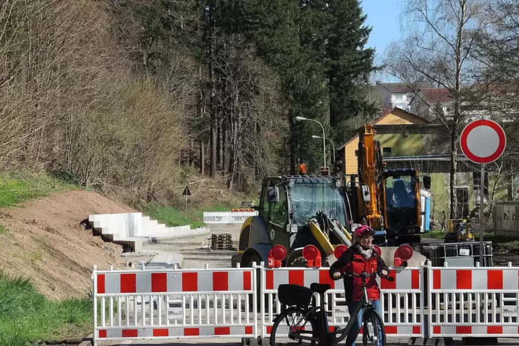 Der geplante Termin zur Baustellenöffnung am neuen Fahrbahnteiler Rimschweiler wird sich verzögern.