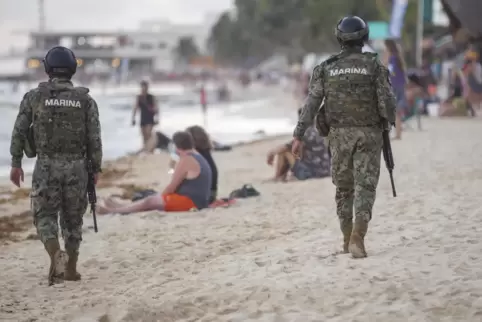 Schwer bewaffnete Soldaten waren schon voriges Jahr an der Riviera Maya zu sehen.