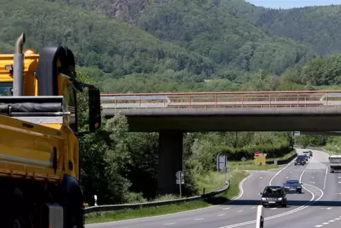 Der noch nicht ausgebaute B10-Abschnitt bei Queichhambach. 