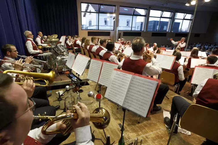 Die Kolpingkapelle spielte wie im vergangenen Jahr (Foto) wieder in der Mehrzweckhalle.