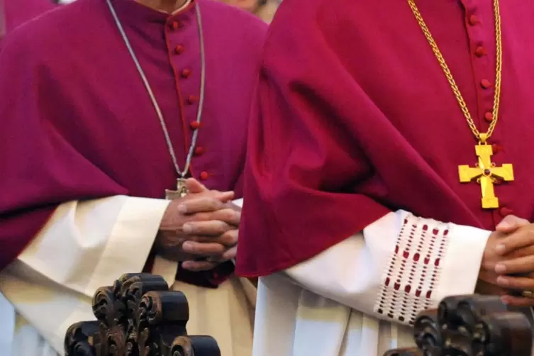 Bischöfe beim Eröffnungsgottesdienst einer Vollversammlung in Fulda. 