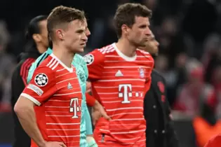 Joshua Kimmich und Thomas Müller.