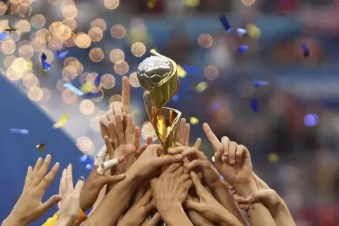 Objekt der Begierde: Der WM-Pokal der Frauen. 