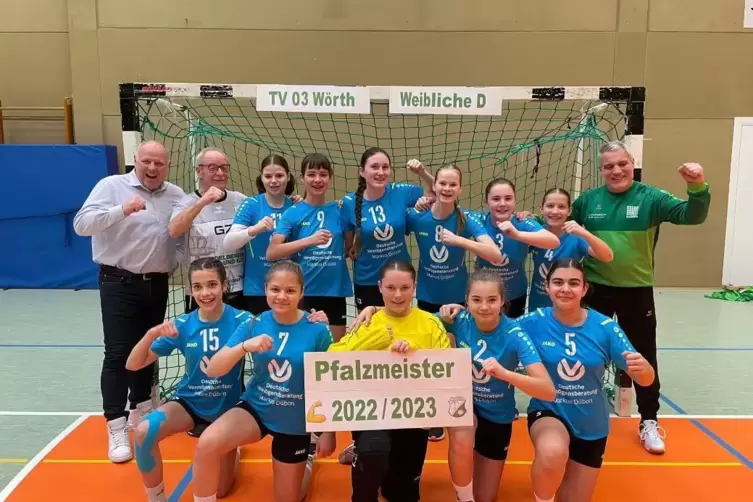 Der Meister mit Sponsor (von links): hinten Markus Dübon, Trainer Günter Zapf, Georgina Trevisan, Karina Dreiling, Leonisa Aliu,