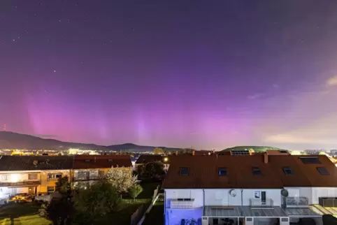 Magisch: Polarlichter am Himmel über Neustadt.