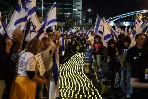 Seit Wochen treibt die geplante Justizreform die Massen in Israel auf die Straßen.