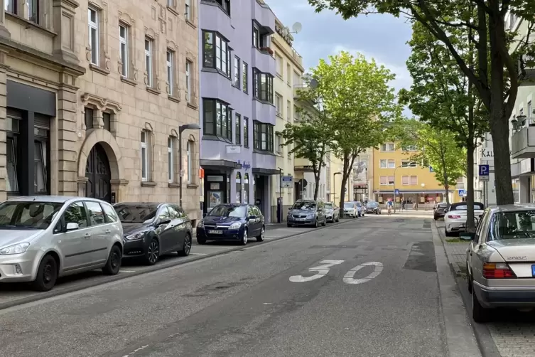 Die Waffenstraße wird ab Juni/Juli umgebaut.