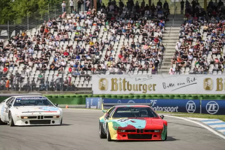 Klassiker am Start: Hockenheim Historic. Dabei wird auch des 1968 verunglückten Rennfahrers Jim Clark gedacht.