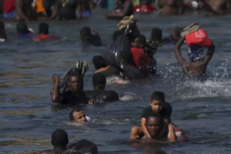 An der Grenze zu Mexiko: Immer wieder versuchen Migranten den Rio Grande zu durchqueren.