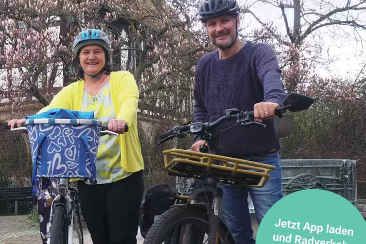 Werbeplakat fürs Stadtradeln in Schifferstadt mit Bürgermeisterin Ilona Volk und dem Fahrradbeauftragten Martin Moritz. 