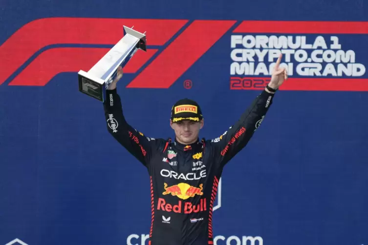 Verstappen feiert seinen Sieg in Miami. 