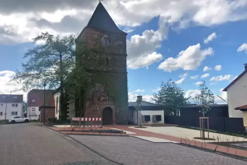 Bis Juni soll der neue Kommunikationsplatz an der Alten Kirche fertig sein.