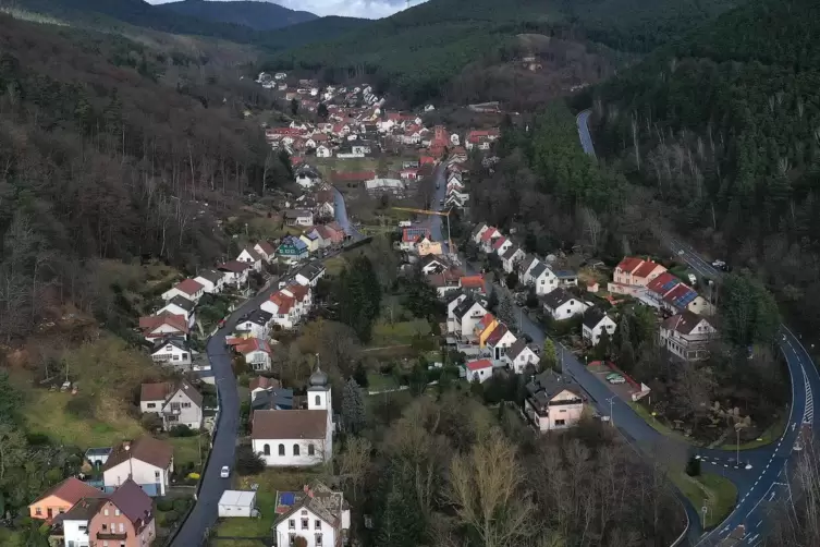 Vor allem die Hauptstraße, die rechts in den Ort führt, ist von einigen Änderungen betroffen. 