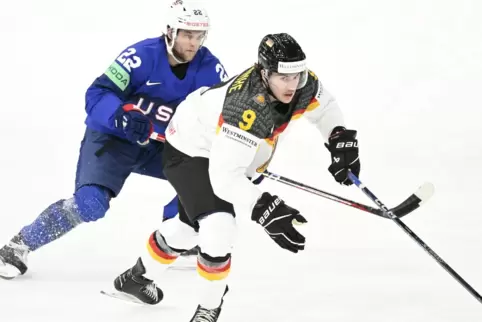 Anders Bjork (USA) gegen Adler-Zugang Leon Gawanke, am Ende siegen die USA. 