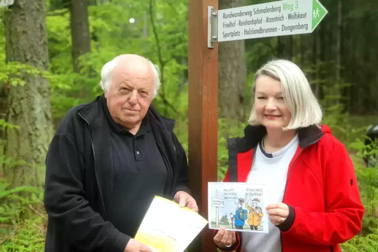  Dieter Rutz und Ute Wilking freuen sich, dass sich der Einsatz des PWV Schmalenberg gelohnt hat und die drei Rundwanderwege nun