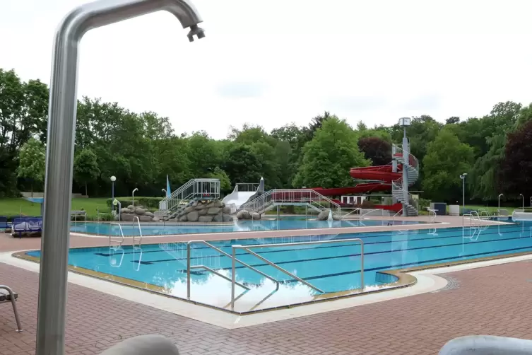 Das Waldfreibad hat täglich von 9 bis 19 Uhr geöffnet. 