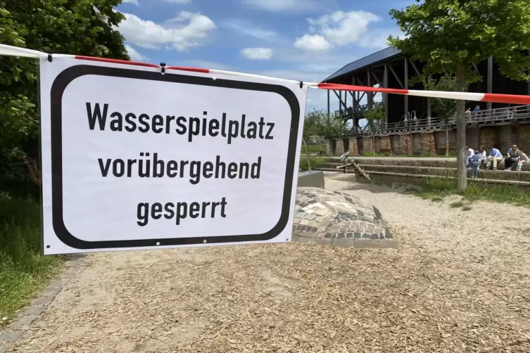 Die Stadtverwaltung wollte vermeiden, dass Kinder mit dem Öl in Kontakt kommen.