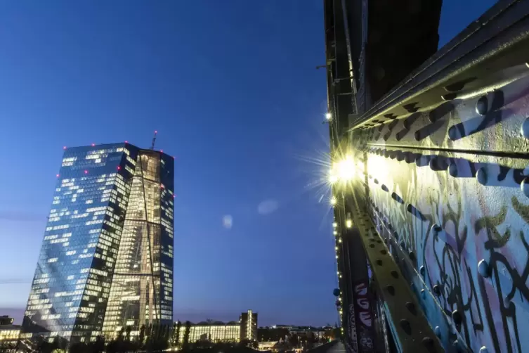 Nicht alles glänzt an der Geldpolitik der Europäischen Zentralbank, hier der Sitz der Notenbank in Frankfurt. 