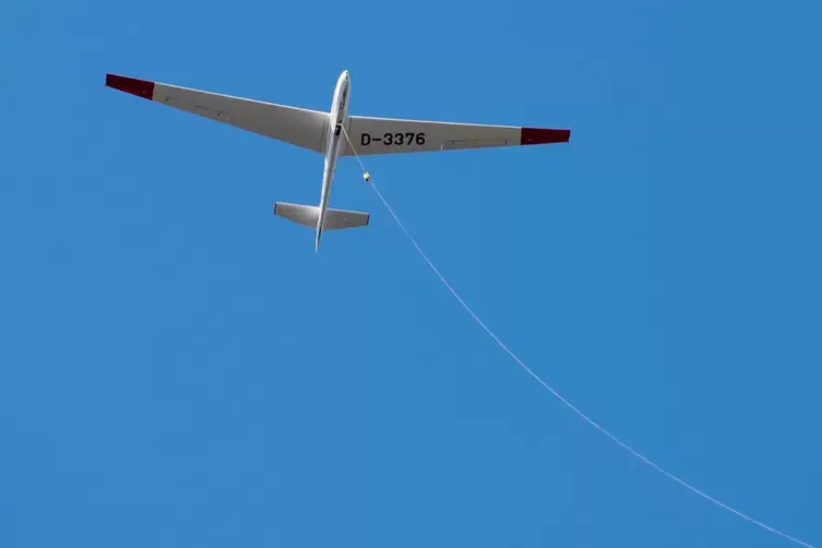 Der Flugschleppbetrieb auf dem Flugplatz am Ebenberg wäre von Windrädern betroffen. 