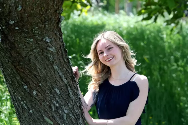 In Herxheim Mitarbeiterin des Caritas-Förderzentrums, in Edenkoben Hoheit: Steffi Brechtel. 