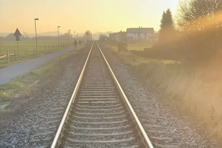 Sollte es zu Beispiel an einer Bahnstrecke zu einem Unglück kommen, sind die Ehrenamtlichen der Krisenintervention schnell vor O