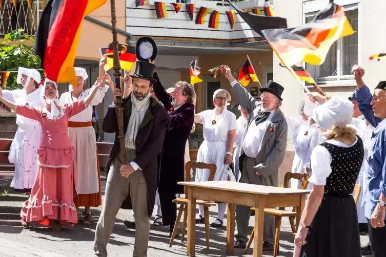 Freiheit, Einheit, Brüderlichkeit: Hambach feiert seine Geschichte. 