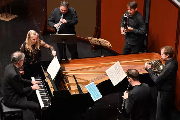 Unter dem Motto „Ruhm und Schatten“ erklang beim Hambacher Musikfest Musik von Beethoven und George Onslow, es spielten Ian Foun