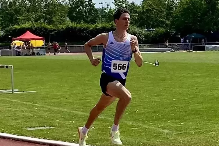 Hannes Ebener im 1500-Meter-Rennen. 
