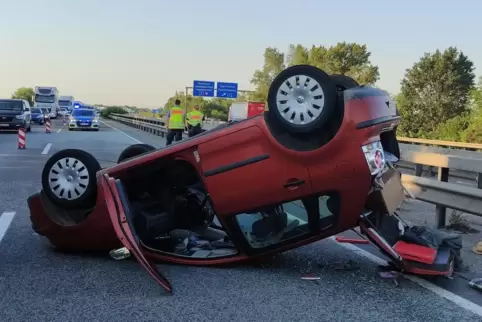 Den beim Unfall entstandenen Schaden schätzt die Polizei auf rund 20.000 Euro. 