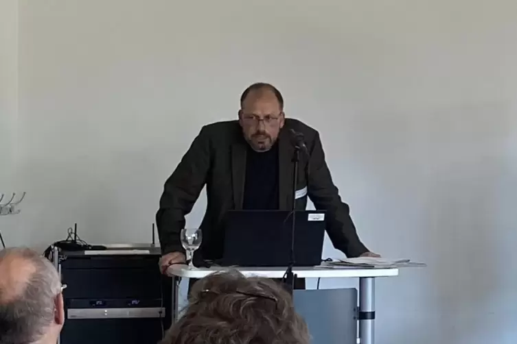 Bernhard Kleeberg von der Universität Erfurt während seines Vortrages „Wahrheit als soziale Praxis“